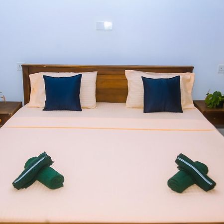 Mirissa Turtle Point Guest Hotel ภายนอก รูปภาพ