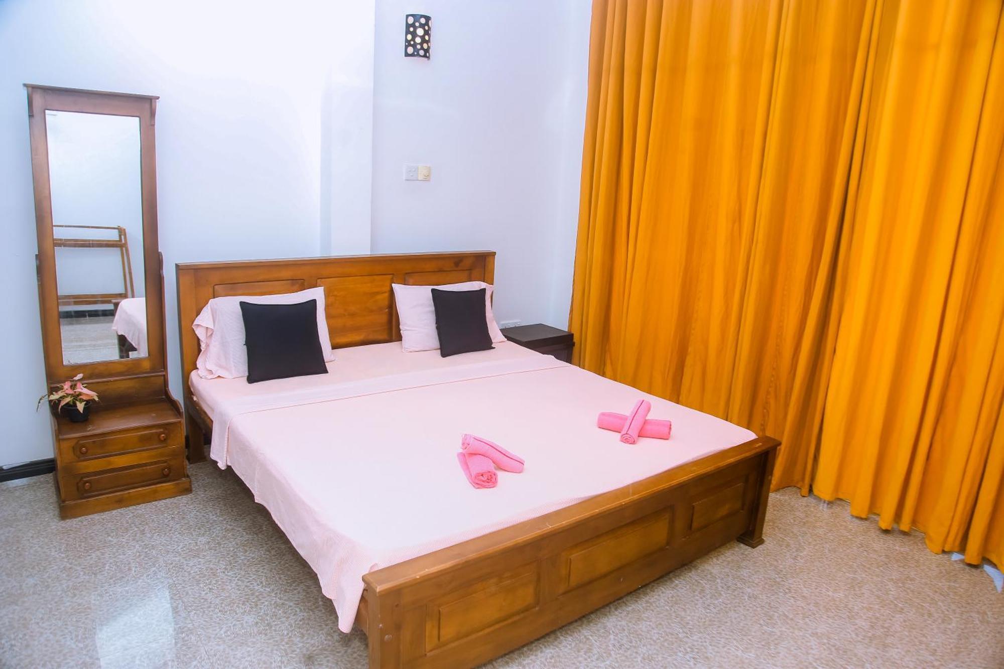 Mirissa Turtle Point Guest Hotel ภายนอก รูปภาพ