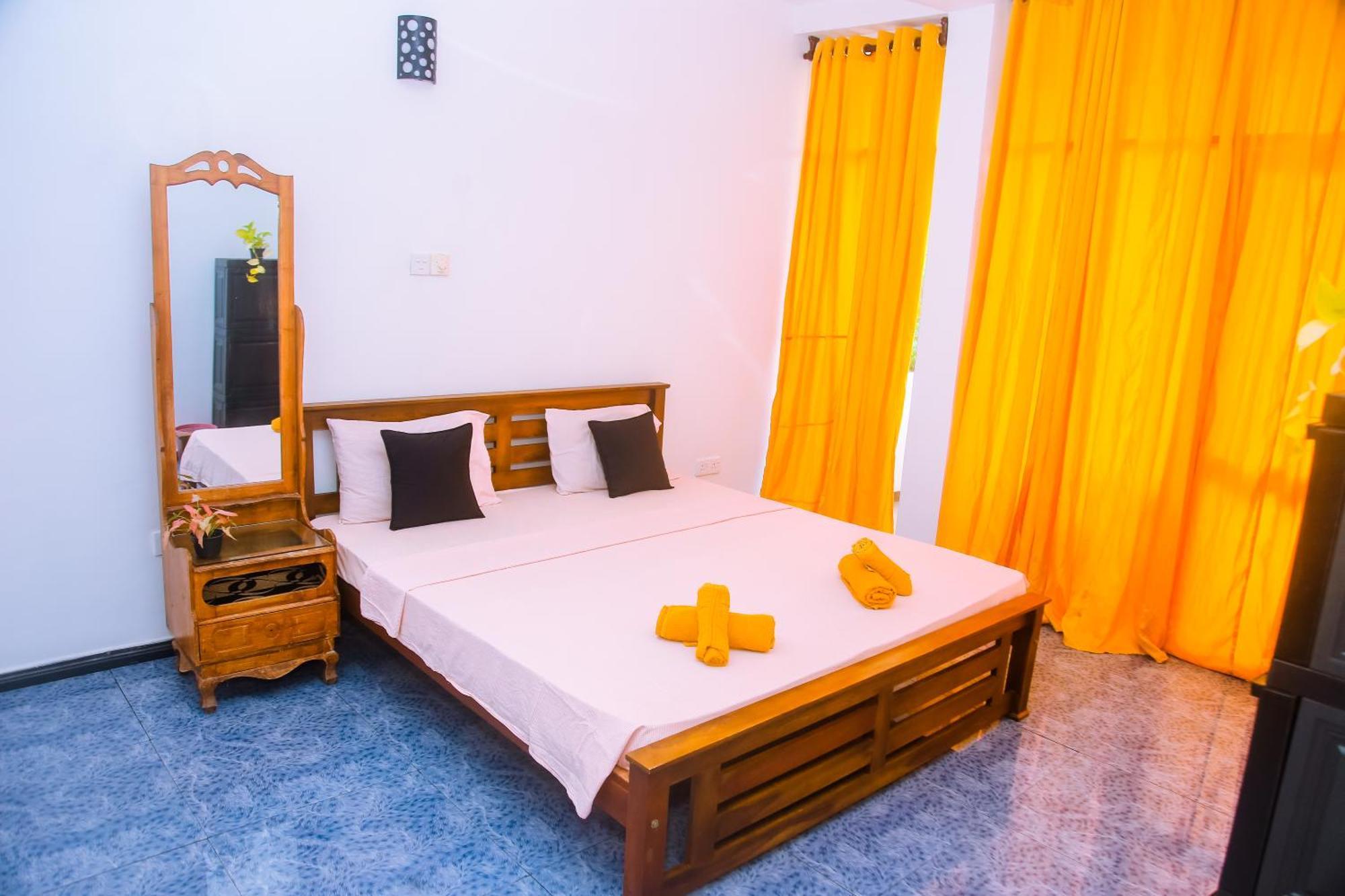 Mirissa Turtle Point Guest Hotel ภายนอก รูปภาพ