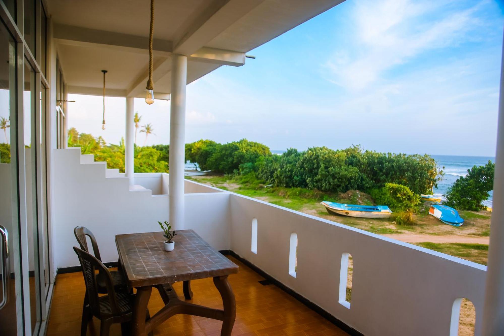 Mirissa Turtle Point Guest Hotel ภายนอก รูปภาพ