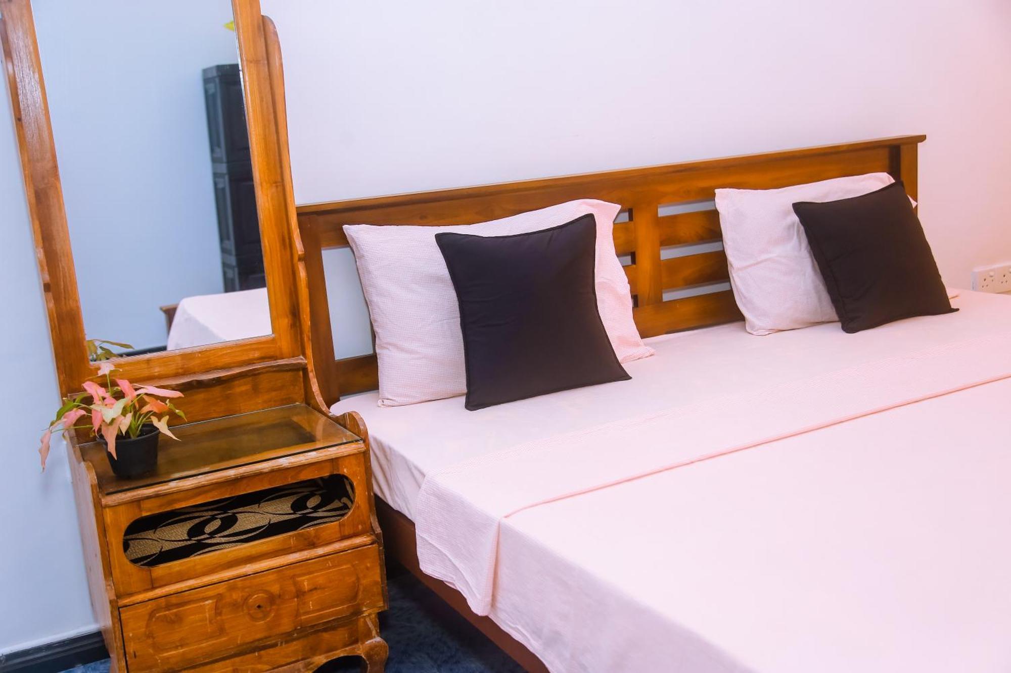 Mirissa Turtle Point Guest Hotel ภายนอก รูปภาพ